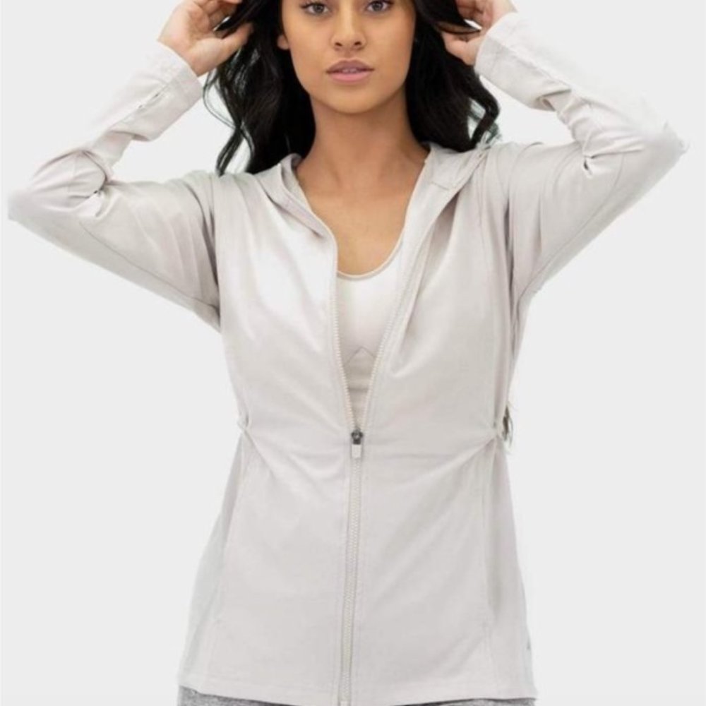 Balance Athletica Journey Jacket in Sandstone Size: M